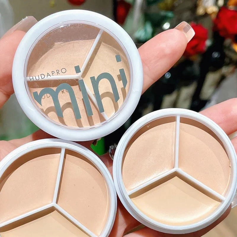 Stor rea med 60% rabattđ3-in-1 Contouring and Brighten Concealer Palette
