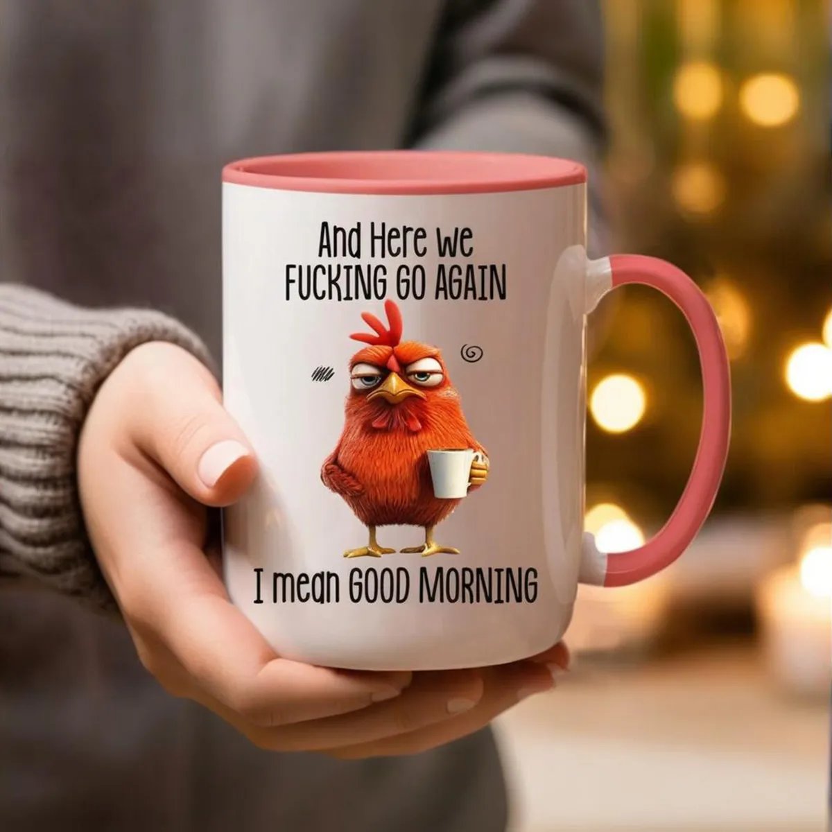 ☕ ”Nu börjar det igen, för helvete” Angry Chicken-mug