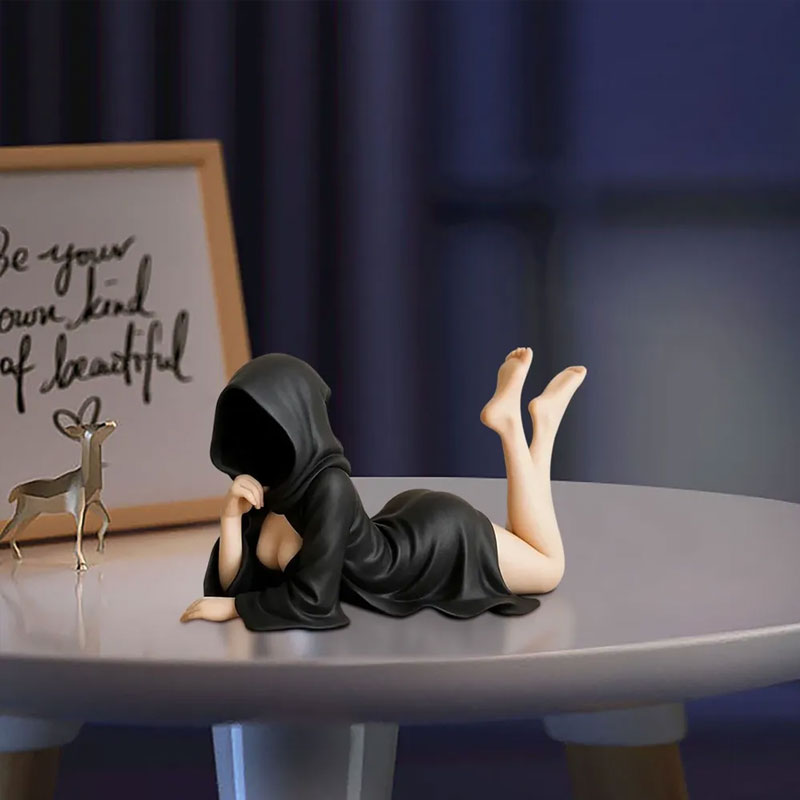 Mystisk staty – Drottning i svart dekorativ figur