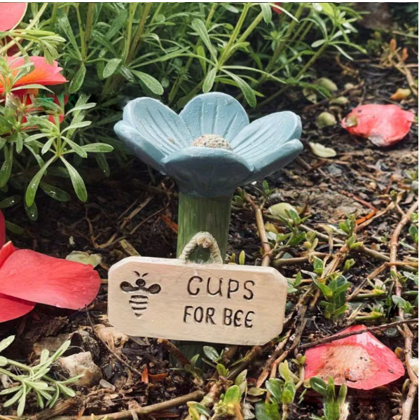 🌸Flower-Shaped Ceramic Bee Watering Station🐝💧