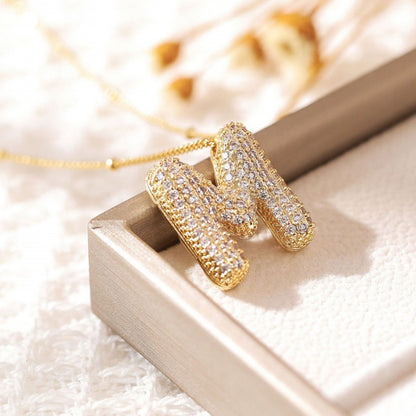 26 Halsband med bokstäver