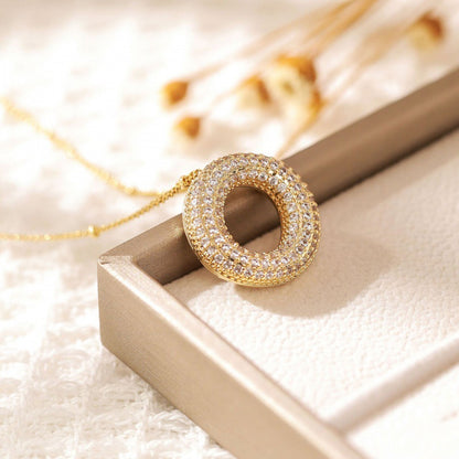 26 Halsband med bokstäver