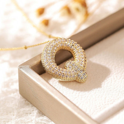 26 Halsband med bokstäver