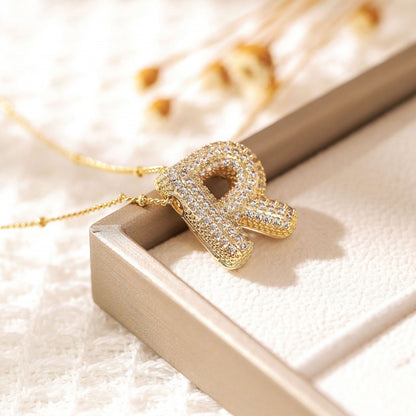 26 Halsband med bokstäver