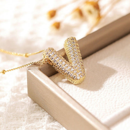 26 Halsband med bokstäver
