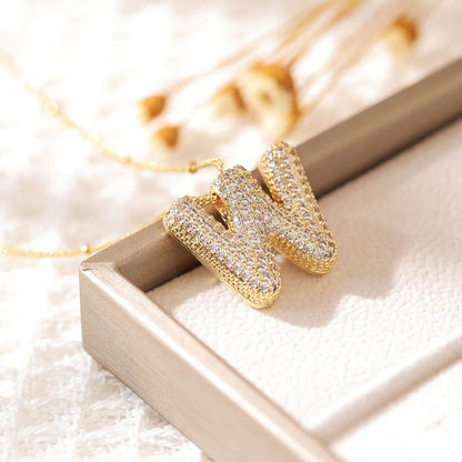 26 Halsband med bokstäver