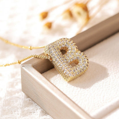 26 Halsband med bokstäver