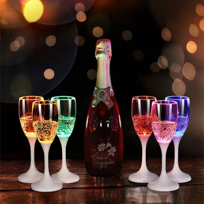 🔥I mörkret, ljusa champagneglas