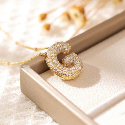 26 Halsband med bokstäver