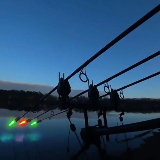 Led-Fiskeljus Med Fruktfiske Och Fickklocka