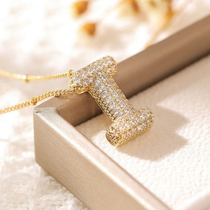26 Halsband med bokstäver