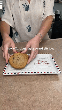 🎄🍪 Vintage Christmas Postcard Platter | Write Custom Holiday Messages, Serve Cookies & Festive Treats | Gift-Ready Packaging 🎅🎁